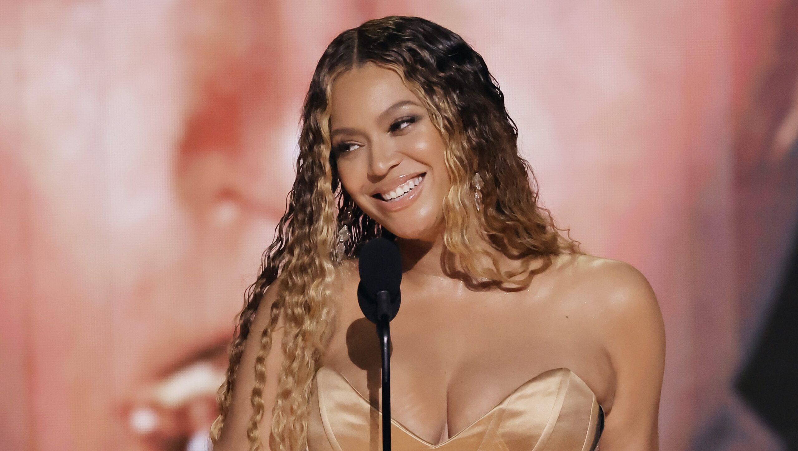 Les nominations des Grammy Awards 2025 dévoilées : qui sont les favoris ?