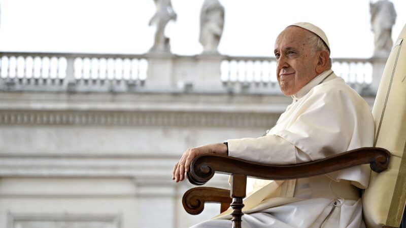 Pope François hospitalisé : état de santé préoccupant en 2025