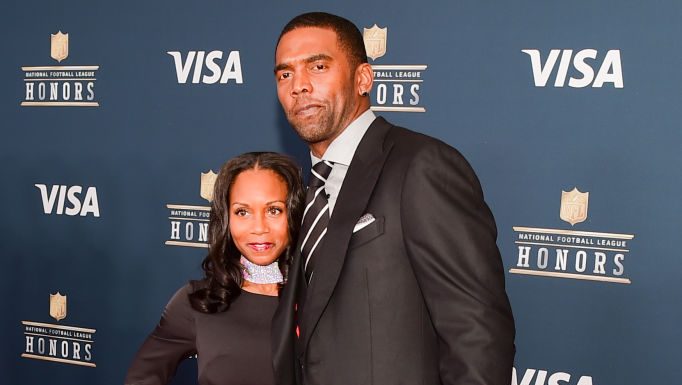 Randy Moss annonce un combat contre le cancer et met sa carrière en pause