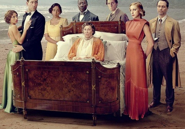 Agatha Christie : la série ‘Towards Zero’ avec Anjelica Huston arrive sur BritBox