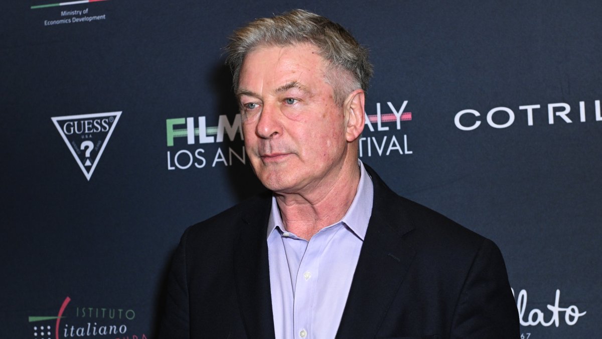 Alec Baldwin a envisagé le suicide après la tragédie sur le tournage de “Rust”