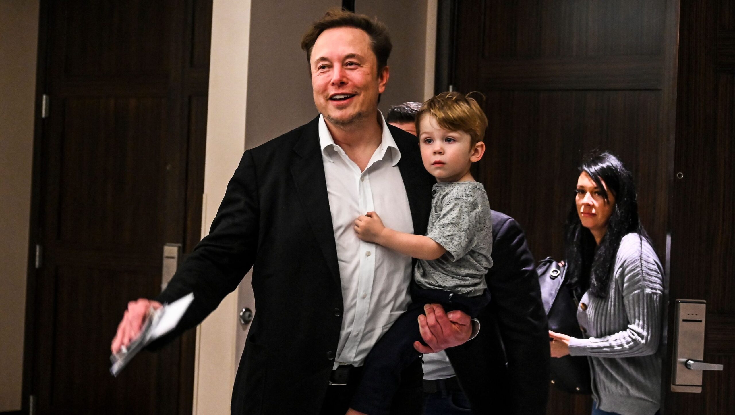 Elon Musk accède à la paternité avec son 14e enfant en 2025