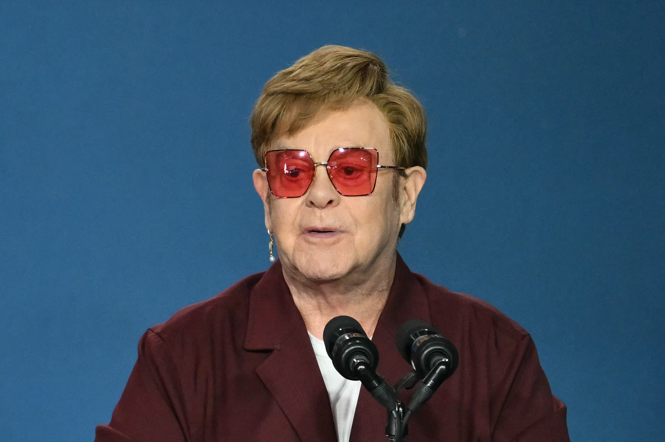 Elton John parle de sa mort et de son épitaphe lors d’un concert à Londres