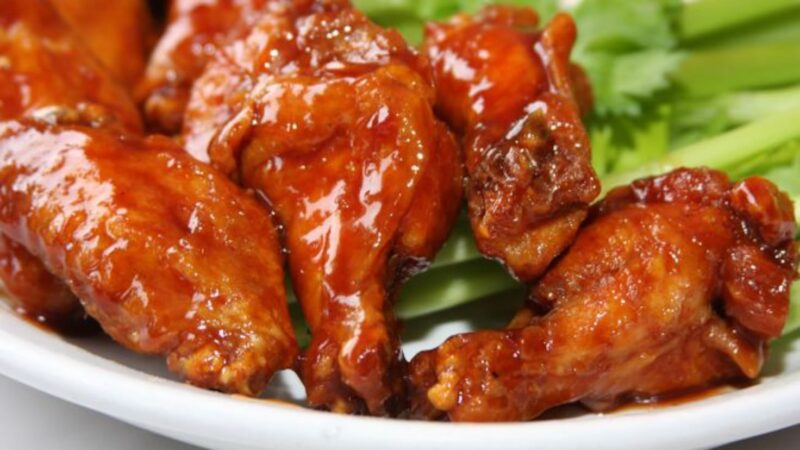 Recette du poulet en sac à ordures de Kate Hudson dans la série Netflix ‘Running Point’