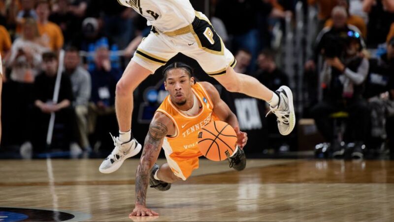Regarder le tournoi March Madness de basket sur Paramount Plus