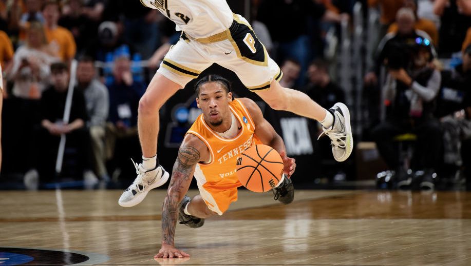 Regarder le tournoi March Madness de basket sur Paramount Plus