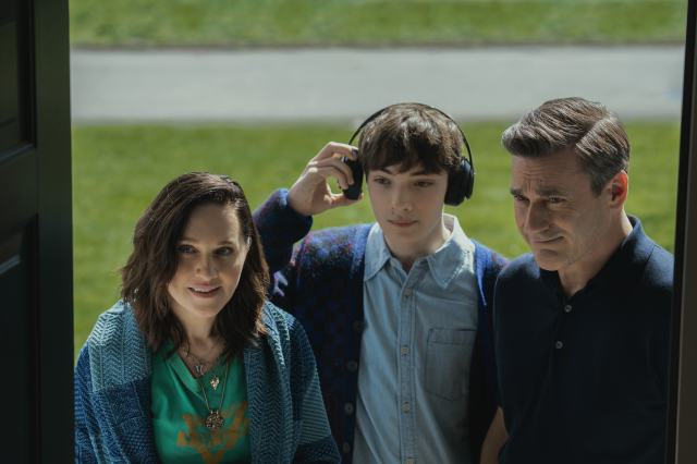 Lena Hall évoque son rôle dans la série Your Friends and Neighbors sur Apple TV+