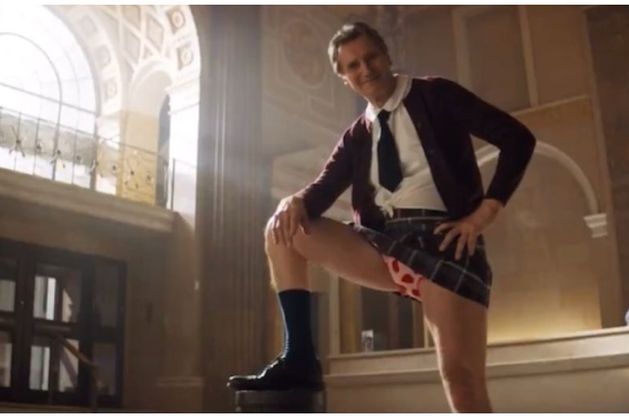 Liam Neeson en chasseuse dans le reboot de Naked Gun : la blague sur OJ Simpson fait sensation