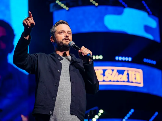 Nate Bargatze animera les Emmy Awards 2025 en direct sur CBS et Paramount+