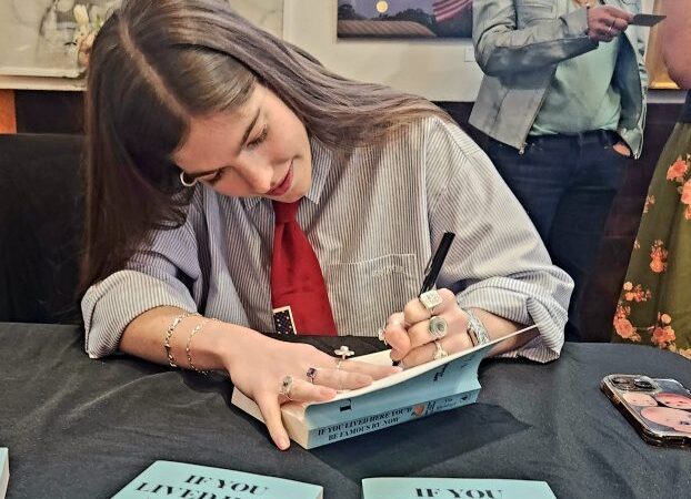 Signature de livre de Bleidner, une série Netflix à venir