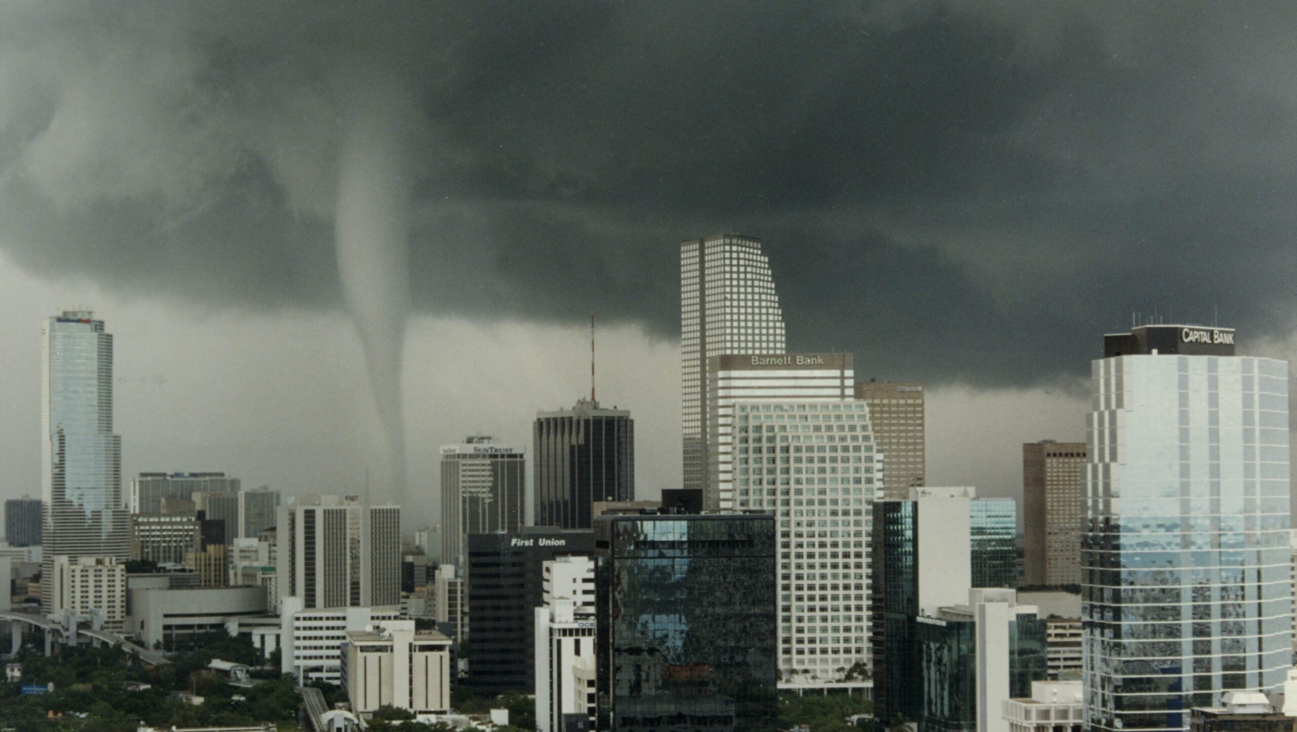 Tornades : mise en garde sur une tempête dévastatrice aux États-Unis