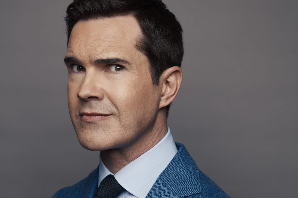 "Jimmy Carr présente le jeu humoristique ‘Am I The A**hole?’ sur Comedy Central"