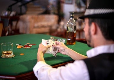 Le poker en pleine lumière dans les films et les séries