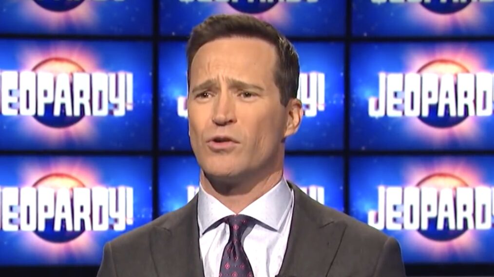 Les fans de “Jeopardy!” réagissent à l’embauche de l’ancien animateur par un média de droite