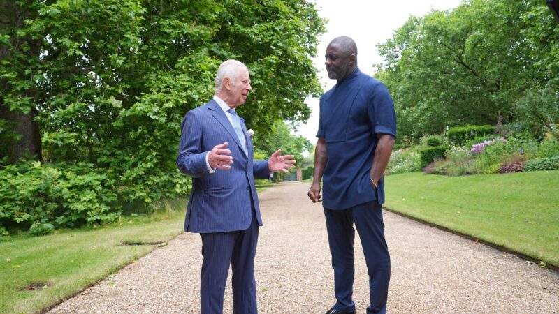 King Charles et Idris Elba lancent un projet de documentaire pour Netflix