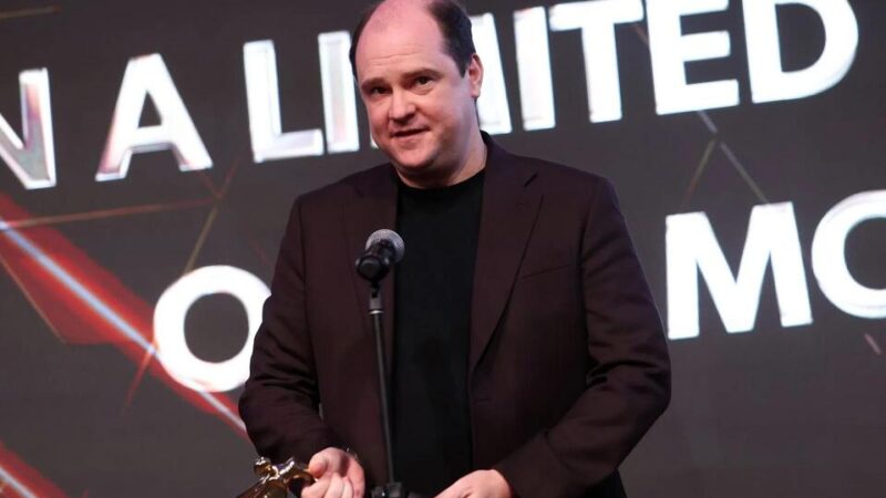 Mike Flanagan dévoile ses projets ambitieux pour la série Dark Tower