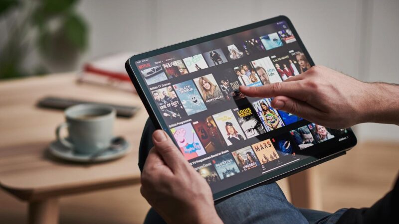 Netflix : les partenariats avec les créateurs propulsent-ils sa croissance ?