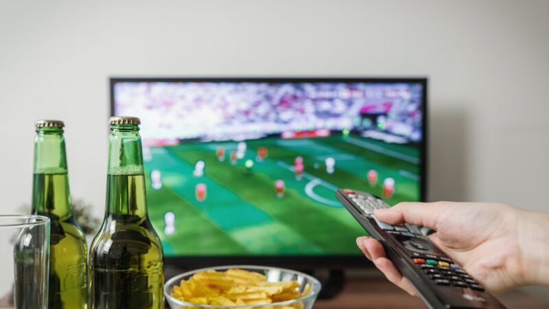 Pourquoi revoir ses séries préférées apporte du réconfort