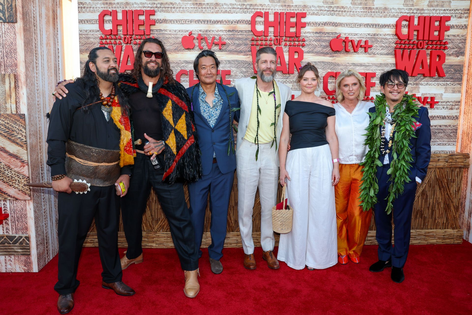 Le casting de Chief of War réagit avant la première à Hawaï