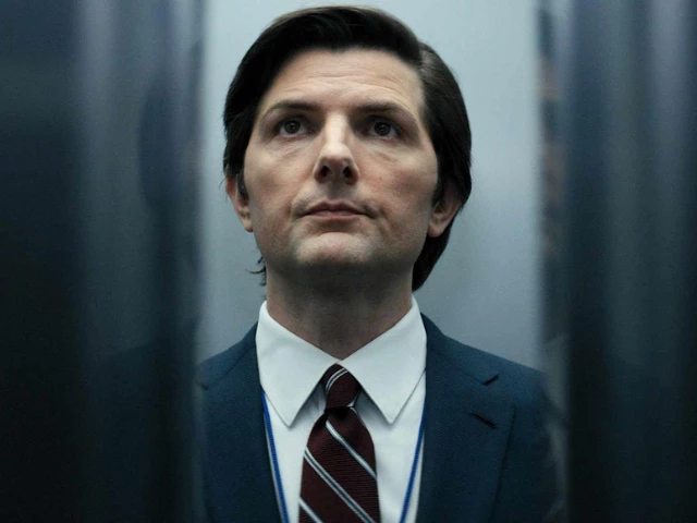 Adam Scott évoque sa carrière et son rôle dans ‘Severance’ après le succès aux Emmy