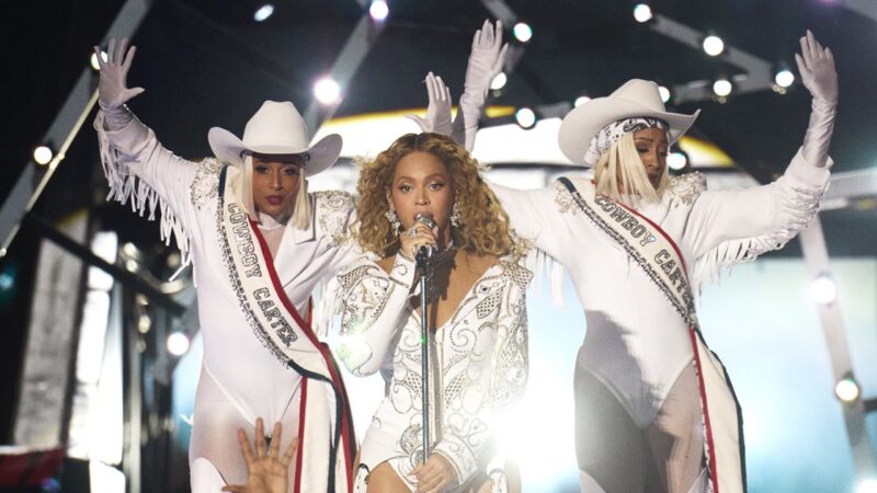 Beyoncé remporte son premier Emmy et approche de l’EGOT