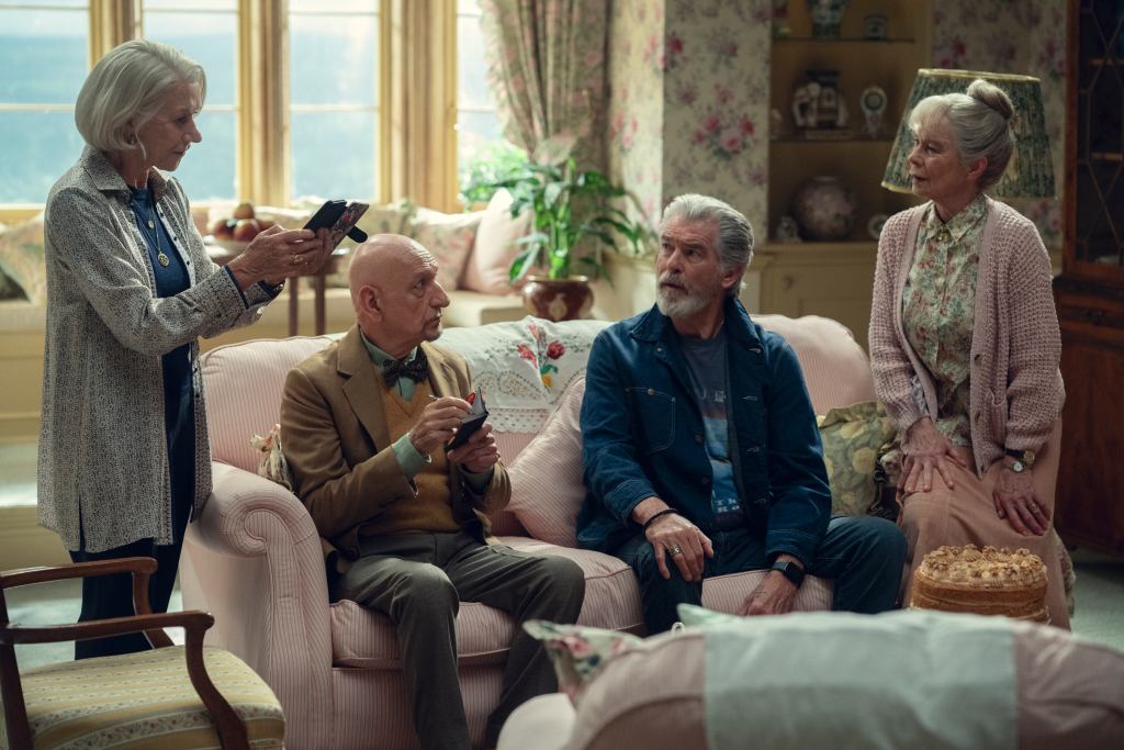Comparaison des différences entre le livre et le film ‘The Thursday Murder Club’ sur Netflix