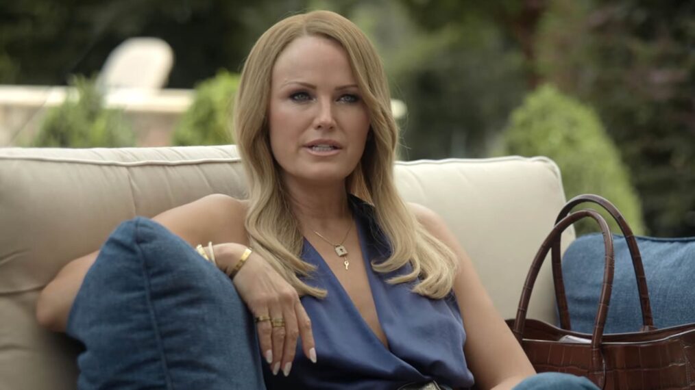 Les spectateurs de Netflix sous le charme de la perruque de Malin Akerman dans ‘The Hunting Wives’