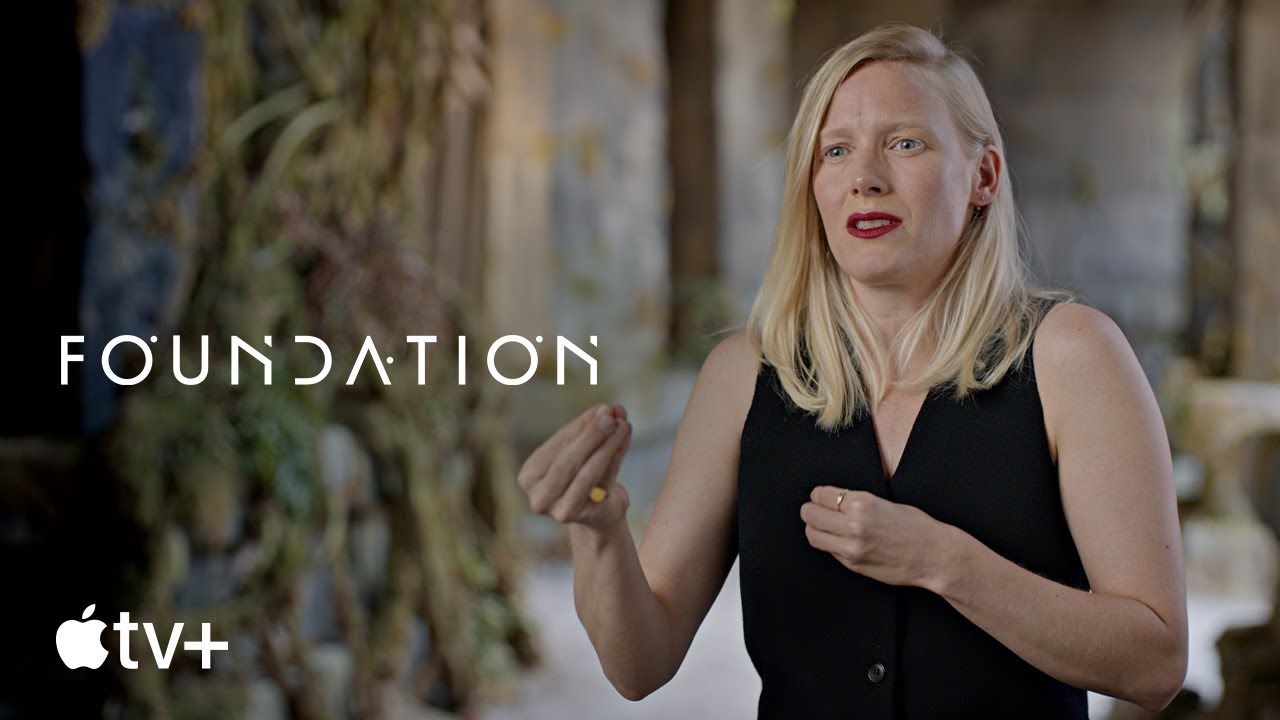 Derrière les coulisses de Foundation : Laura Birn et Demerzel sur Apple TV+
