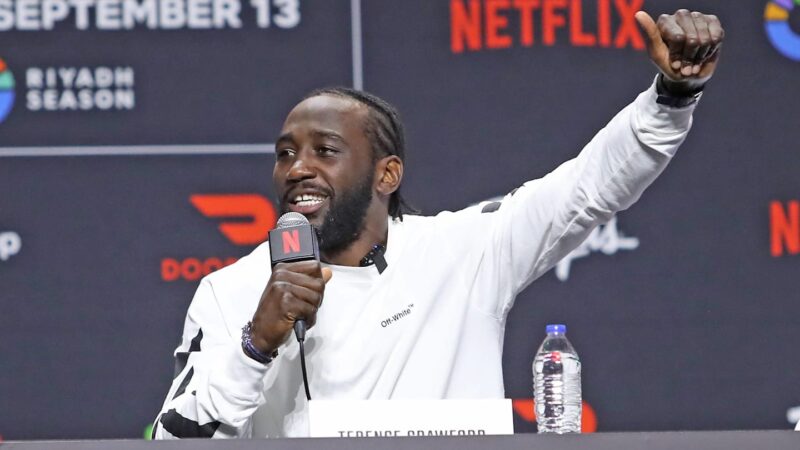 Crawford se moque de Canelo avant son combat sur Netflix