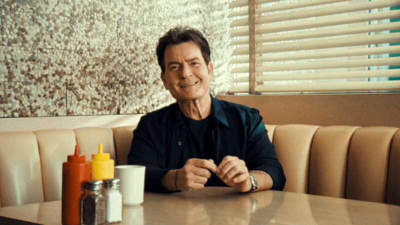 Critique de ‘AKA Charlie Sheen’ : un documentaire Netflix décevant