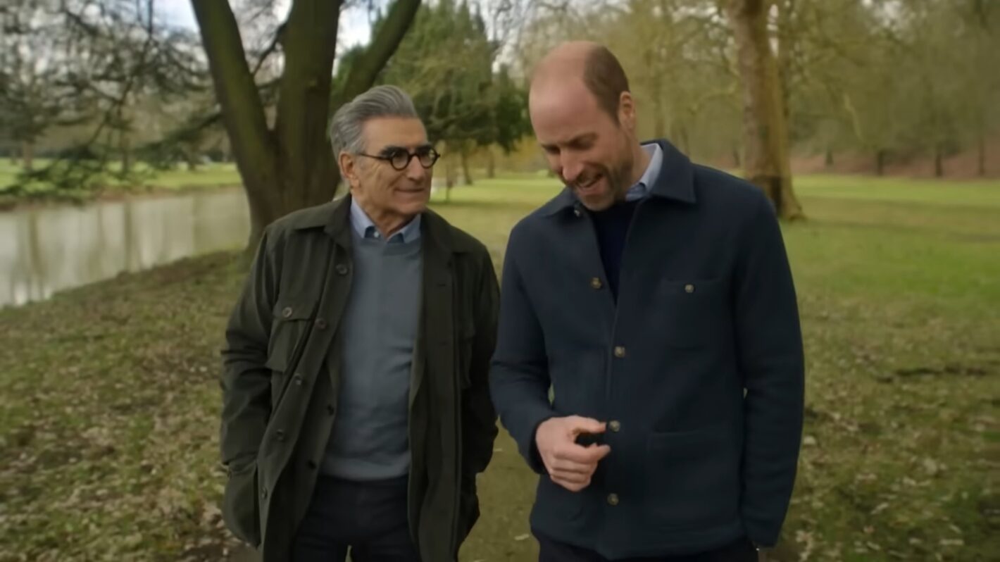 Eugene Levy discute avec le prince William dans ‘Reluctant Traveler’