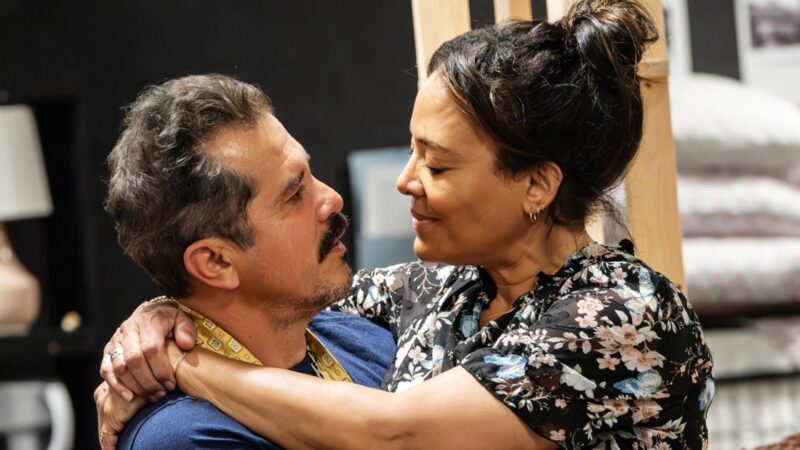 John Leguizamo présente sa pièce ‘The Other Americans’ sur la famille et l’ambition