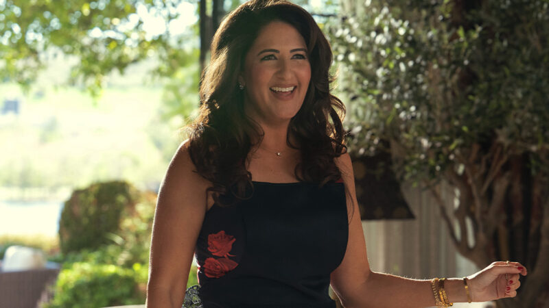 Loot : D’Arcy Carden révèle des anecdotes sur Maya Rudolph dans un podcast exclusif.