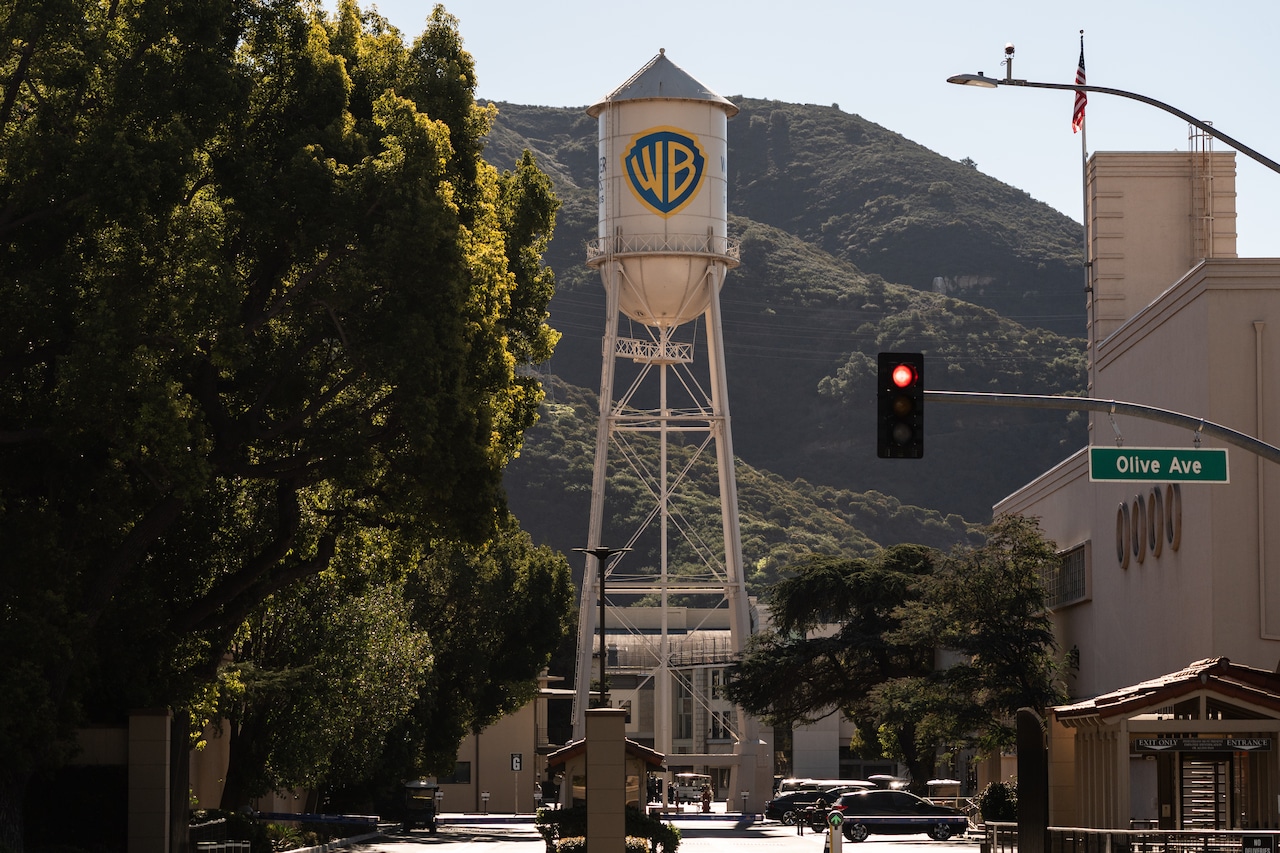 Warner Bros. : Pourquoi les investisseurs doivent privilégier l’offre Netflix plutôt que Paramount.