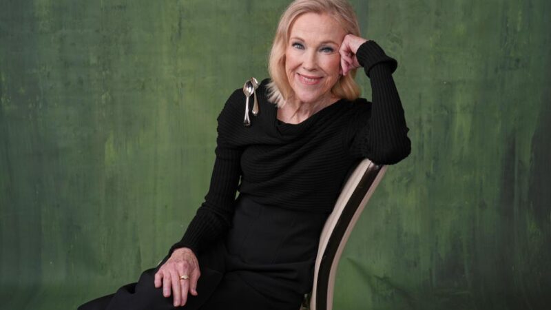Catherine O’Hara : Hommage à la comédienne primée aux Emmy et son héritage exceptionnel.