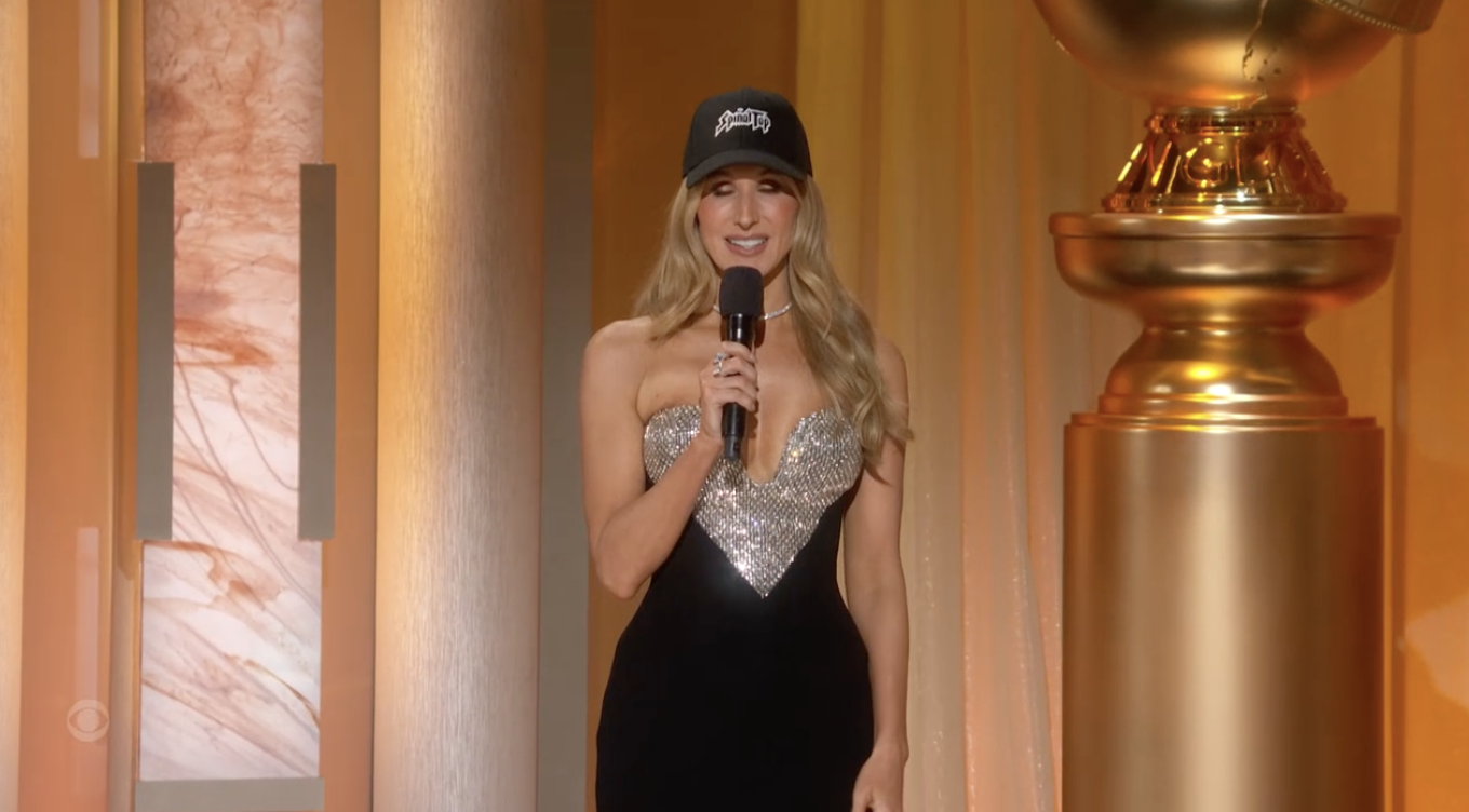 Golden Globes 2024 : Comment Nikki Glaser rend hommage à Rob Reiner, les détails révélés.