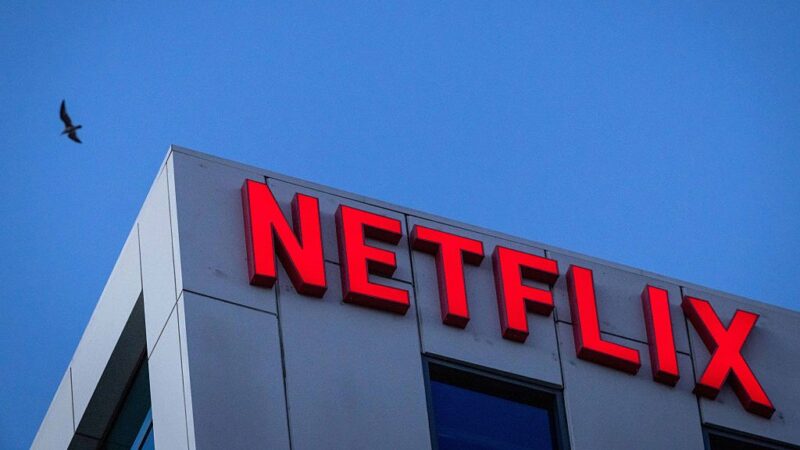 Warner Bros. takeover : Ce que cela pourrait signifier pour Netflix et les salles de cinéma.