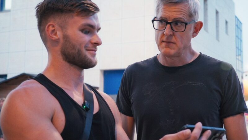 Louis Theroux Confronts Sneako : Ce que révèle le documentaire à venir sur Netflix.