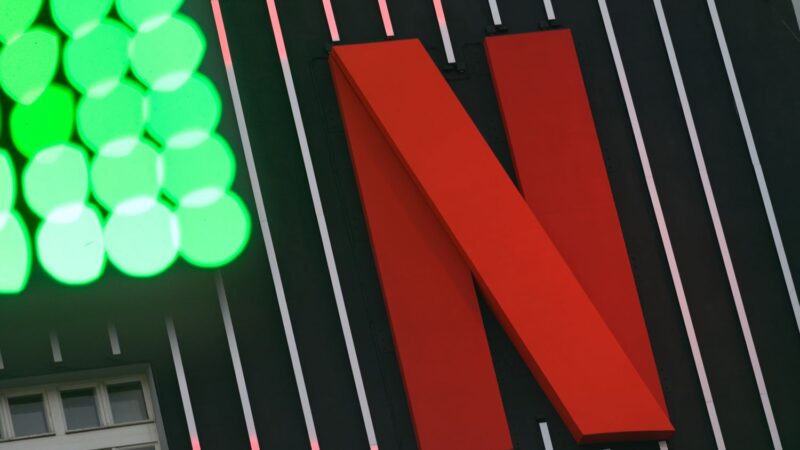 Netflix : Ce que révèle la montée des actions après l’abandon de l’offre pour Warner Bros.