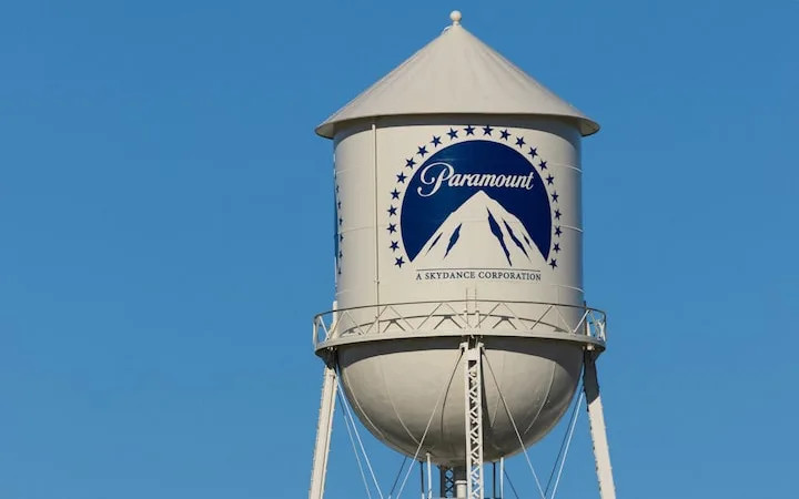 Warner Bros : Ce que révèle la bataille d’enchères face à Paramount et Netflix.