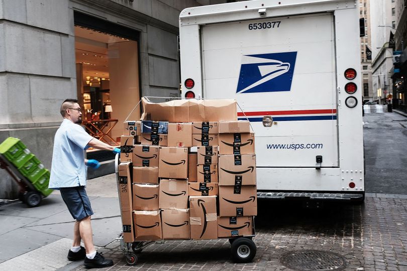 Amazon : Les retards de livraison menacés par l’impasse avec USPS, ce que cela implique.