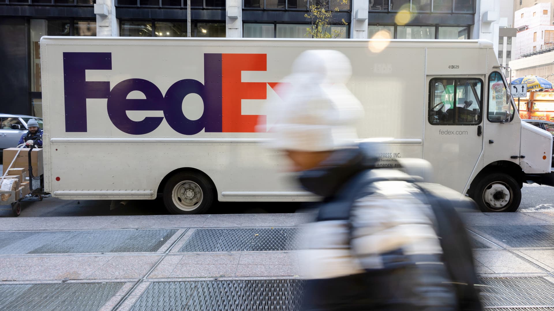 FedEx : Lancement de la livraison le jour même avec OneRail, ce que cela signifie pour le marché.