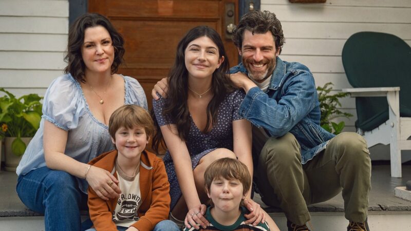 A Very Jewish Movie : Découvrez la date de sortie sur Netflix avec Sunny Sandler et Max Greenfield.