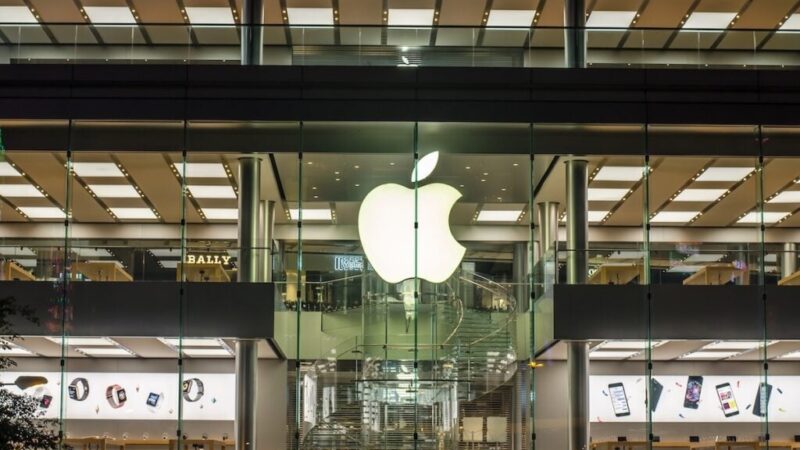 Apple TV : Infos sur les fermetures de magasins et les rumeurs autour de l’iPhone pliable.