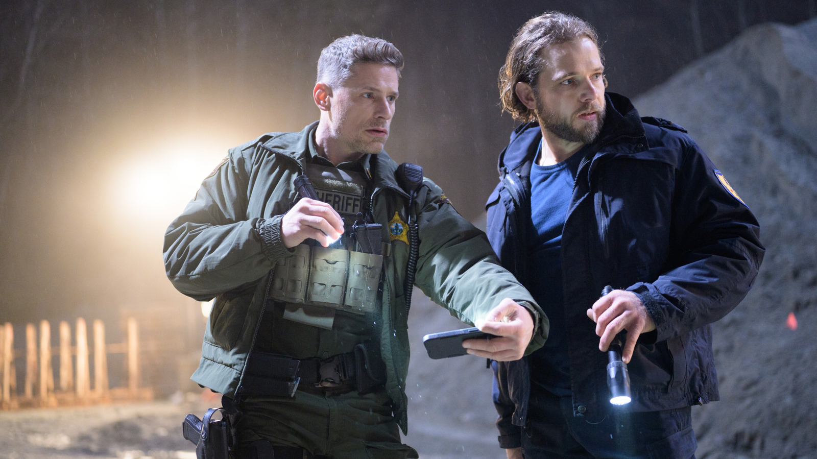 Fire Country : Matt Lauria dévoile les détails du crossover tant attendu.