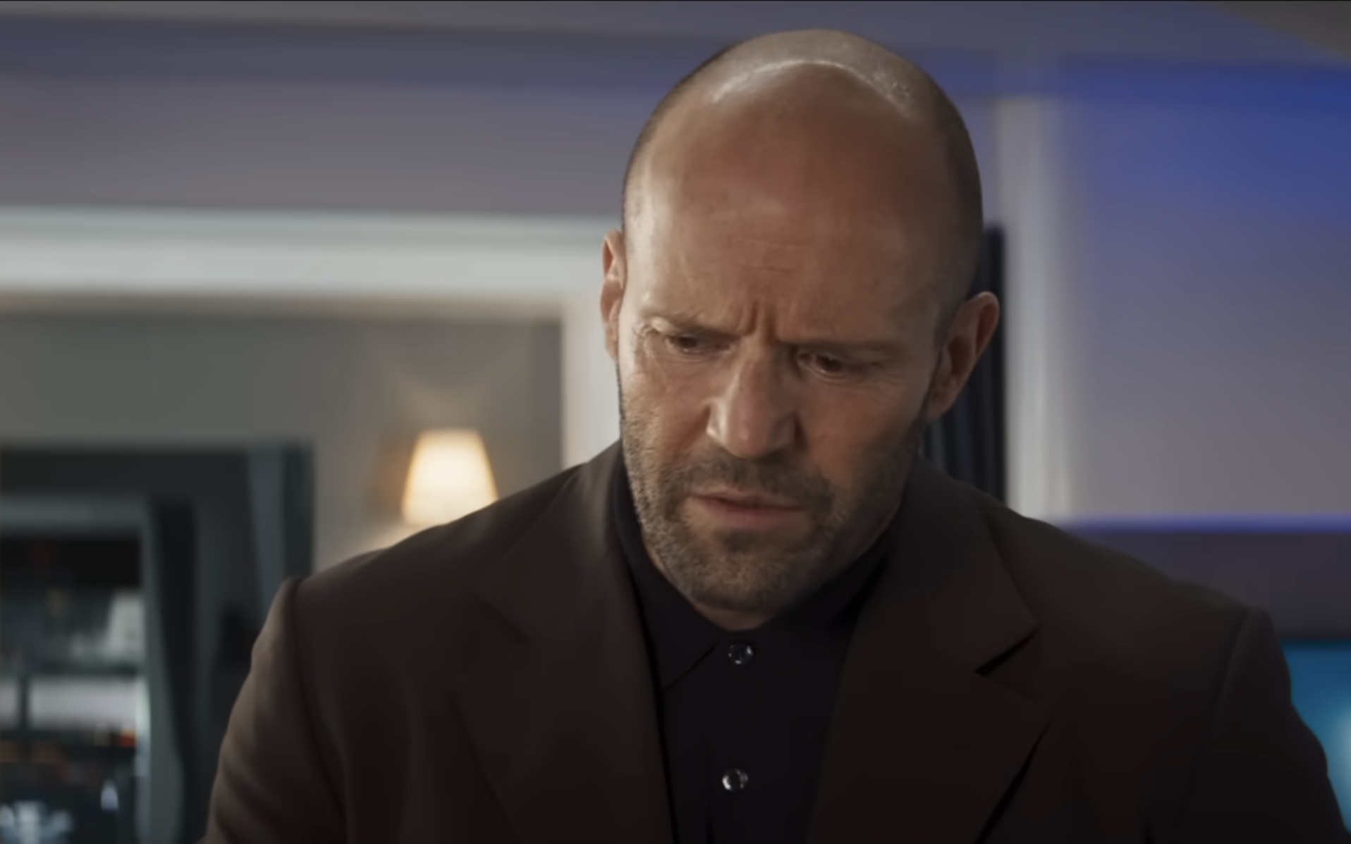 Jason Statham’s Spy Movie : Découvrez pourquoi ce film brillant est passé inaperçu sur Amazon Prime.