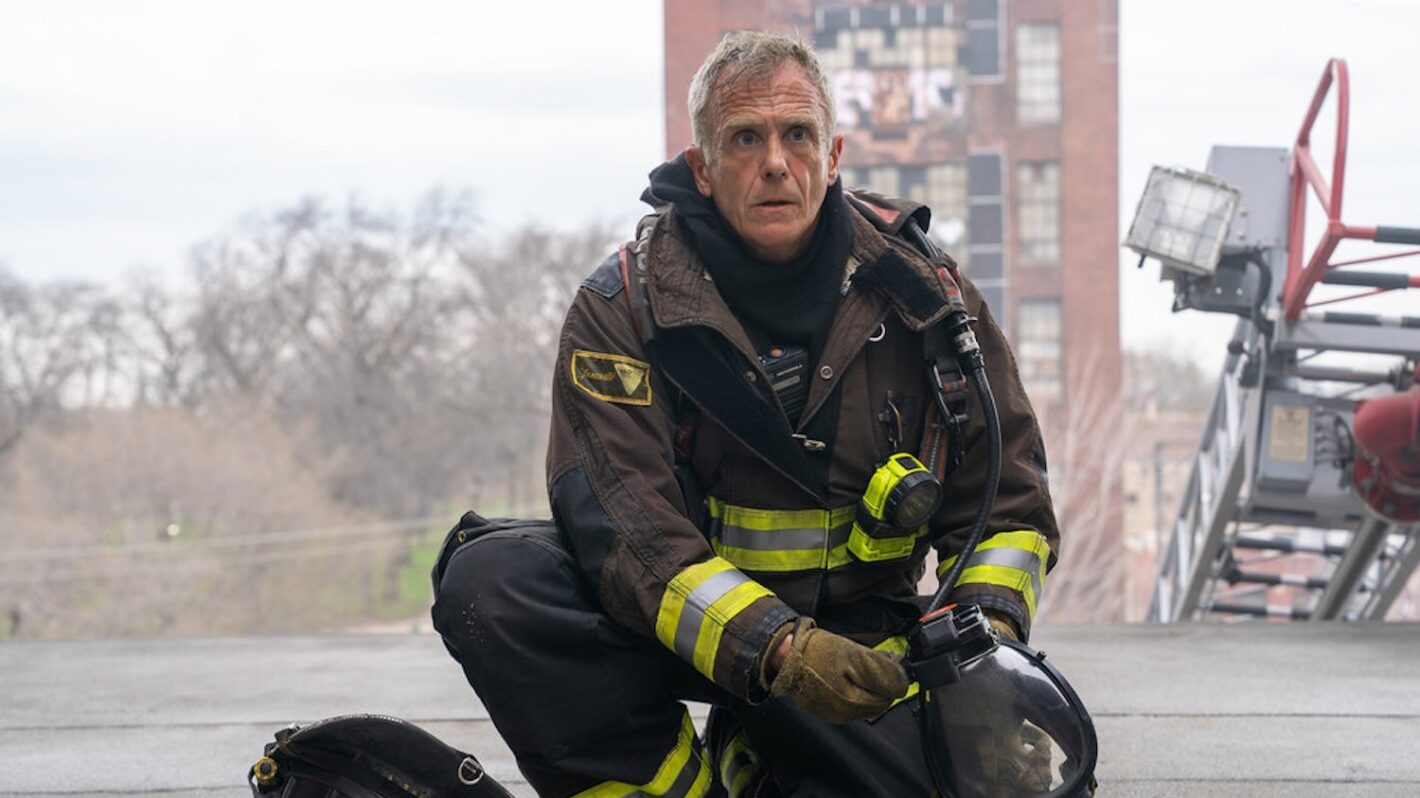 Chicago Fire saison 14 : Ce que révèle le final avec 51 piégés dans un incendie.
