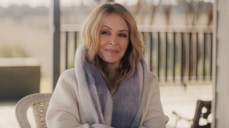 Kylie Minogue : Son appel touchant aux fans après la révélation de sa vulnérabilité dans le documentaire Netflix.