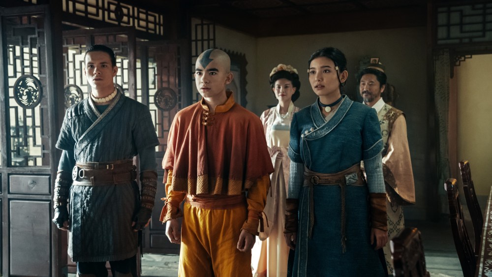 Avatar: The Last Airbender saison 2 : Pourquoi le sablebending a été coupé, explications officielles.
