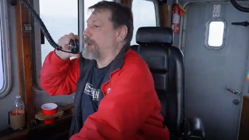 Deadliest Catch : Les détails sur la fuite d’exhaust dangereux à bord du Time Bandit.
